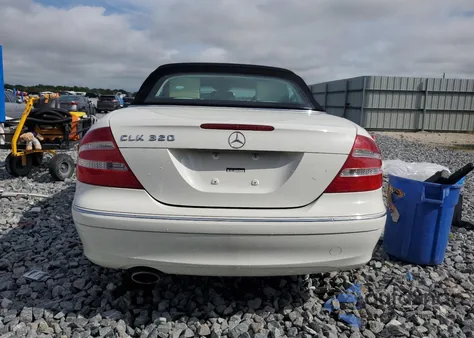 2005 Mercedes-Benz Clk 320 z USA, uszkodzony, nr VIN WDBTK65J35F156757